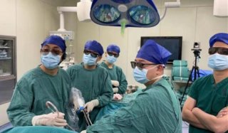 成竹于胸：武汉协和医院胸外科团队全网手术直播获业界好评