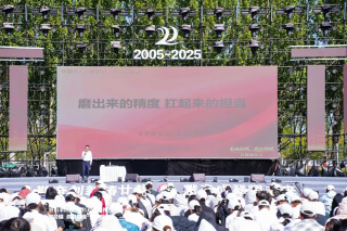  全国劳模夏立走进燕理：以“磨出来的精度 扛起来的担当”诠释工匠精神