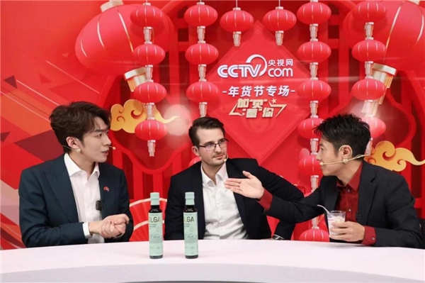 <b>央视点赞董先生：带货带出新高度</b>